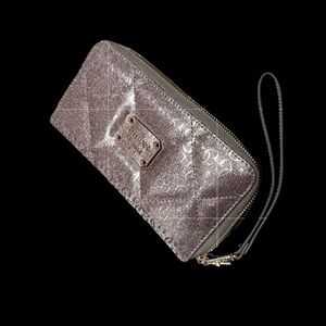 Guess NWT wallet/wristlet purse